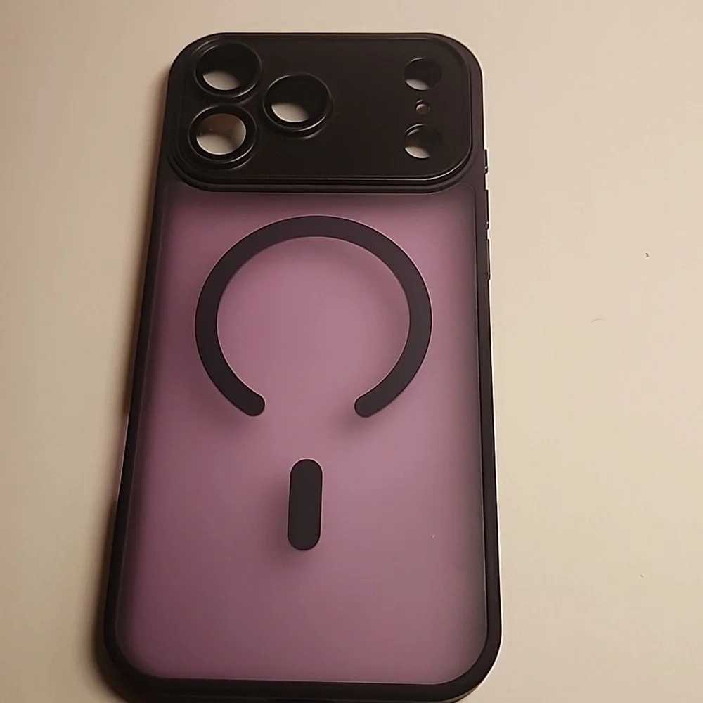 Brand new Apple IPhone 17 Pro Max Magnetic Translucent Silicone Phone case